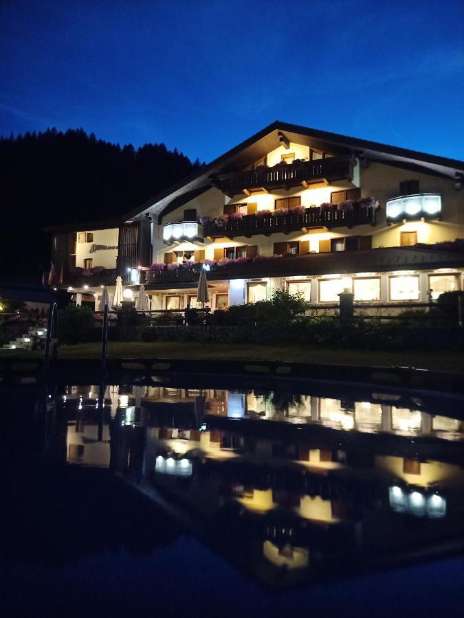 Park Hotel Arnica Falcade Eksteriør billede